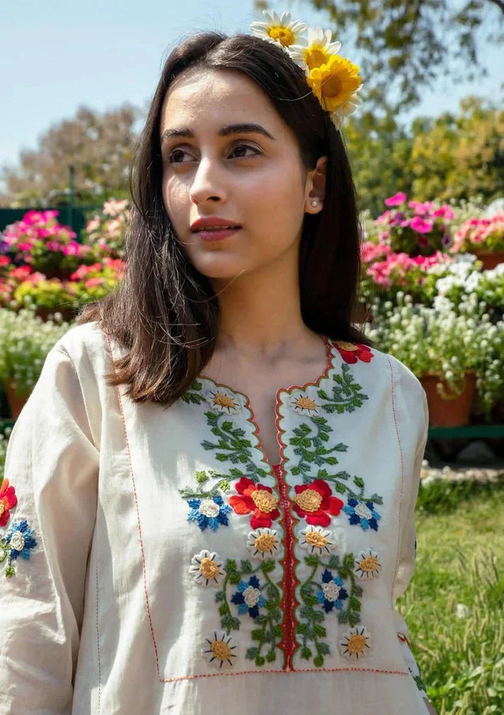White Garden Bloom Embroidered Kurta Set