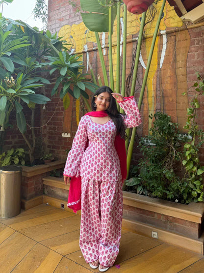 Gulabi Ada Farsi Set